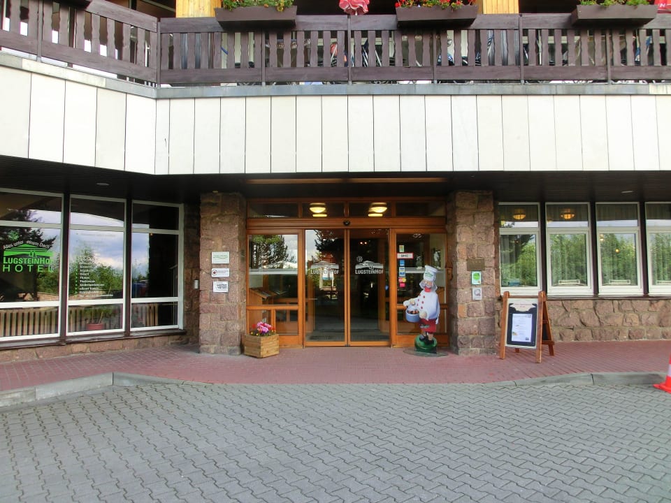 Eingang Hotel Lugsteinhof