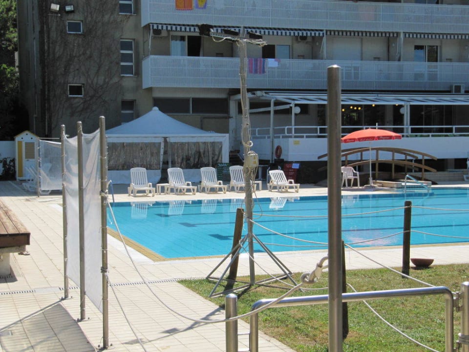 Pool groß Aparthotel Albatros