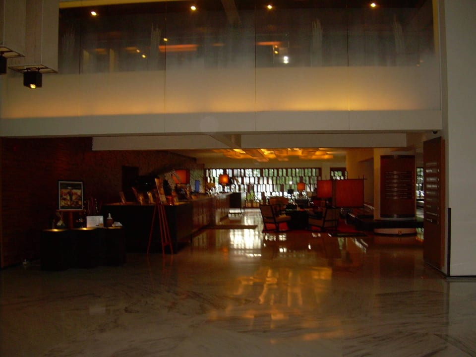 Lobby Ramada Plaza by Wyndham Bangkok Menam Riverside