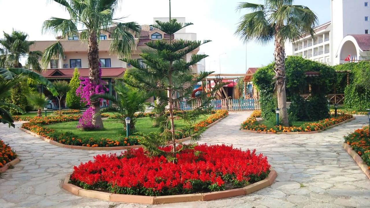 Auf dem Weg zum Restaurant Grand Seker Hotel