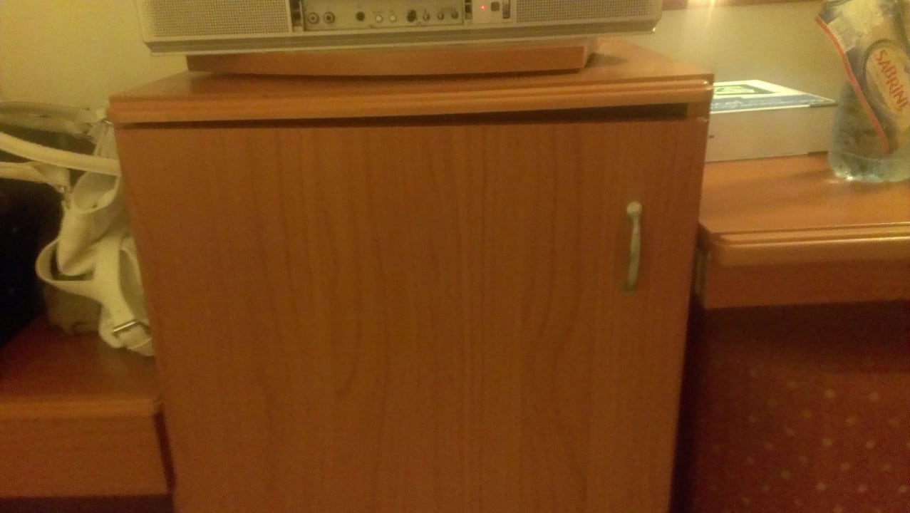 Schrank Minibar Hotel El Mouradi Port El Kantaoui