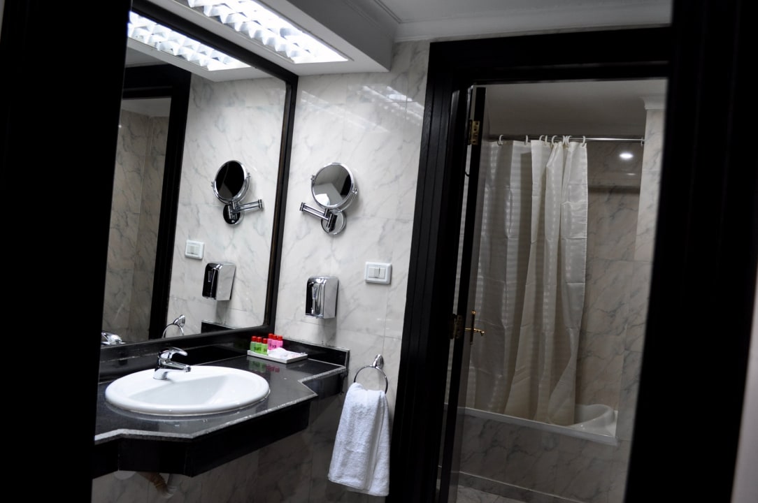 Zimmer White Valley Palace