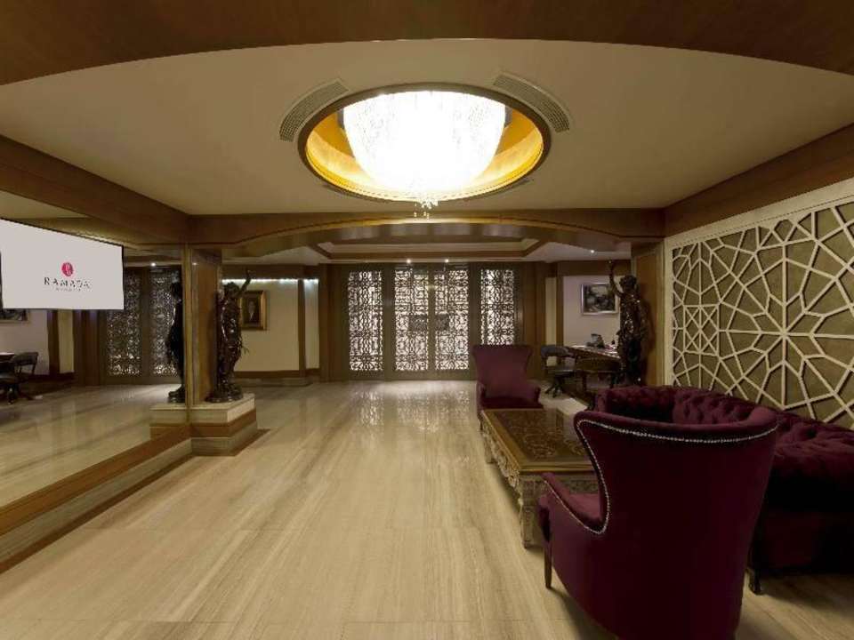 Lobby Ramada Hotel Istanbul Asia