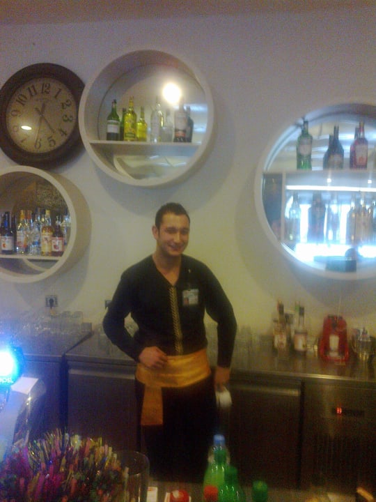 Poolbarkeeper Özgen Tunc Hotel Delphin Imperial