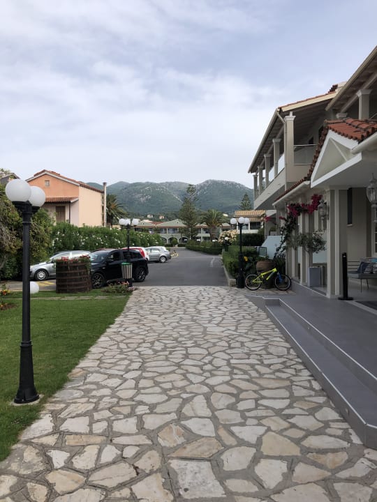 Außenansicht Acharavi Beach Hotel