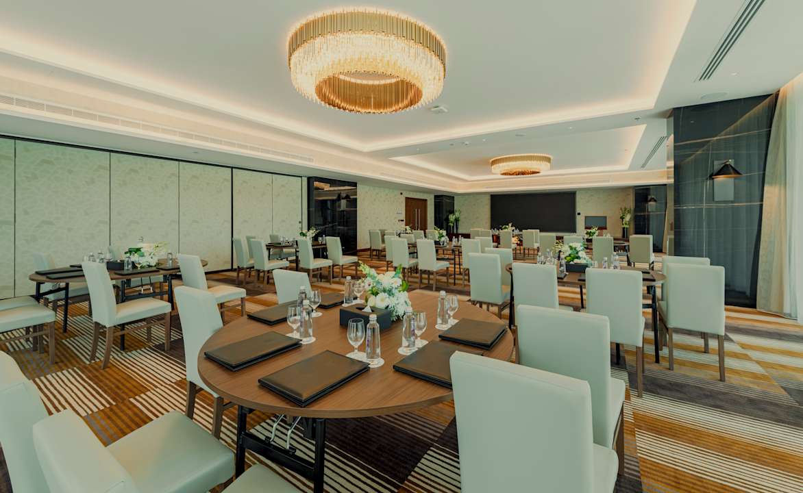 Sonstiges Millennium Al Masar