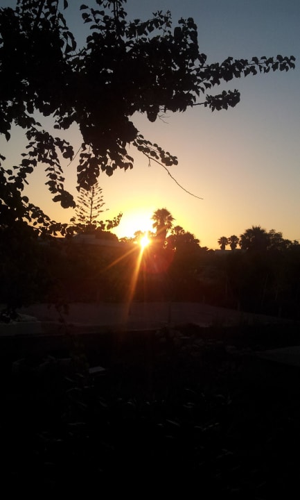 Wenn es dunkel wird Hotel Laura