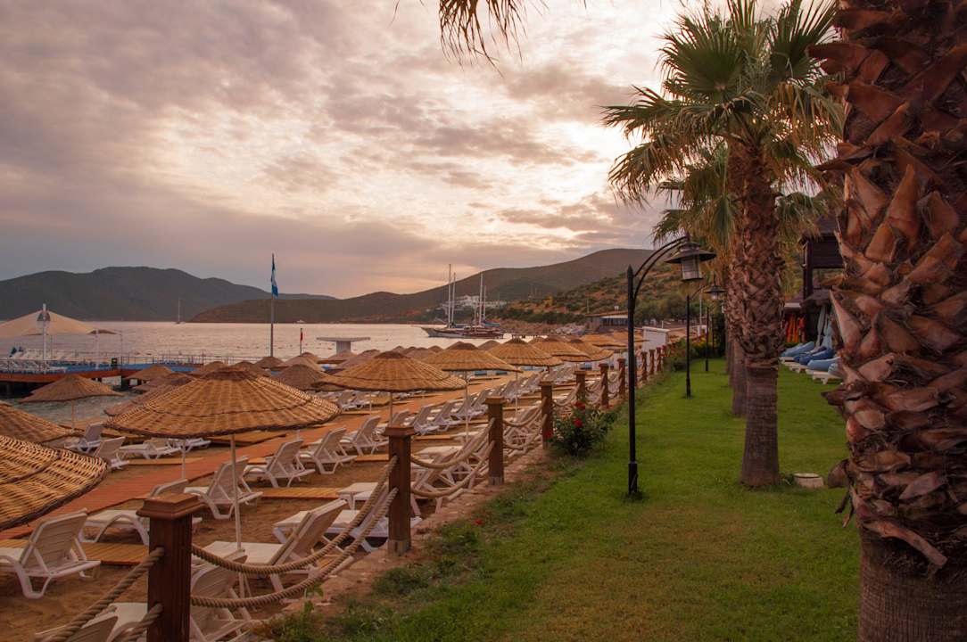 Beach Latanya Park Resort