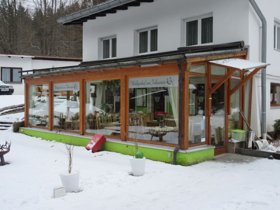 Außenansicht Hotel Scharnagl mit Waldgasthof