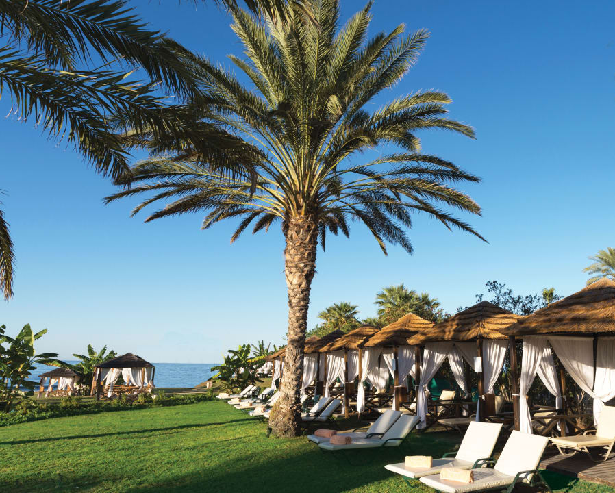 Gartenanlage Constantinou Bros Athena Royal Beach Hotel