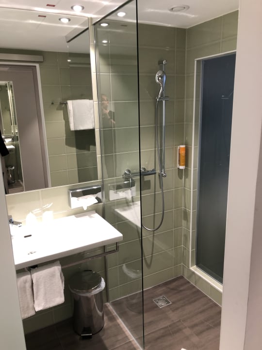 Zimmer Super 8 by Wyndham Oberhausen am Centro