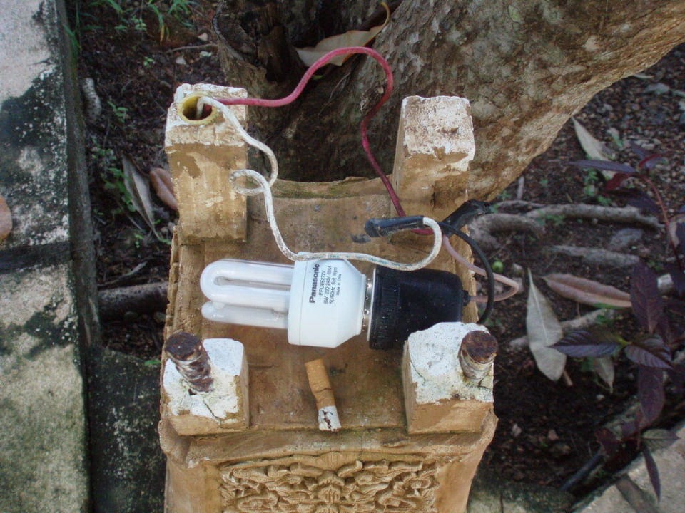 Offene Stromkabel The Andamania Beach Resort & Spa