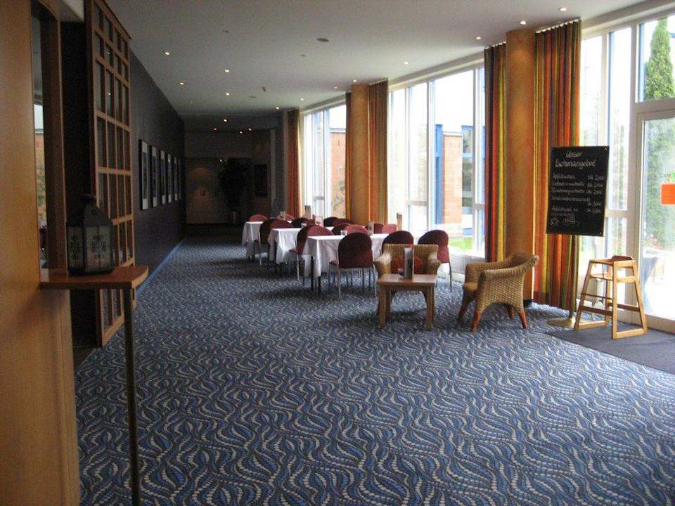 Flur zwischen Bar und Außenterrasse Hotel Wyndham Garden Wismar