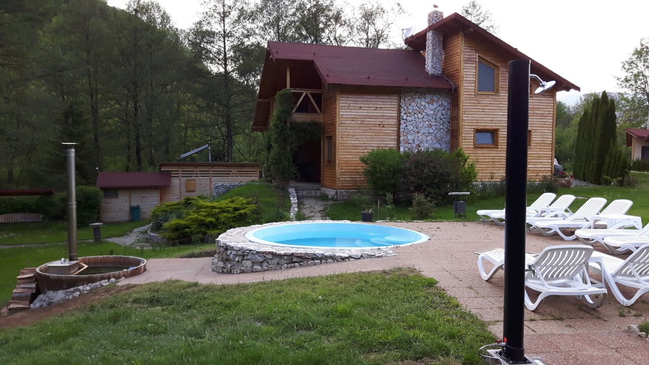 Pool Valisoara Holiday House