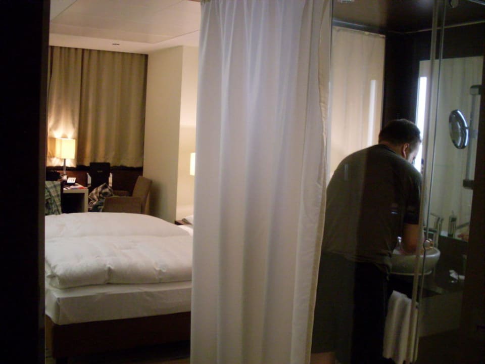 Zimmer vom Eingang Park Inn by Radisson Berlin Alexanderplatz
