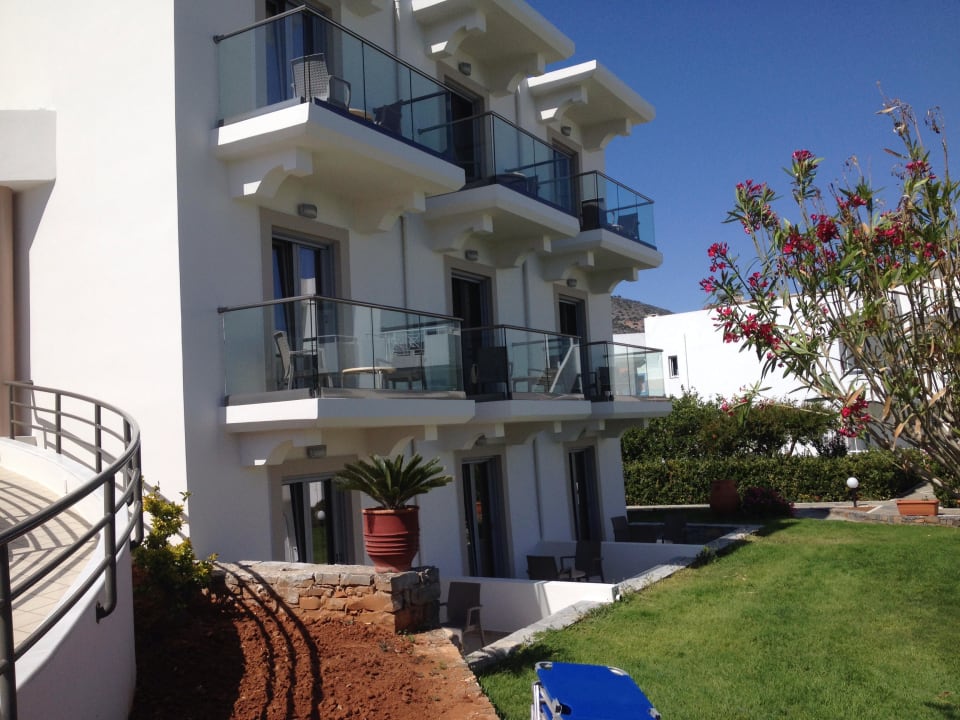 Schöne Balkone mit Meerblick  Hotel Ariadne Beach