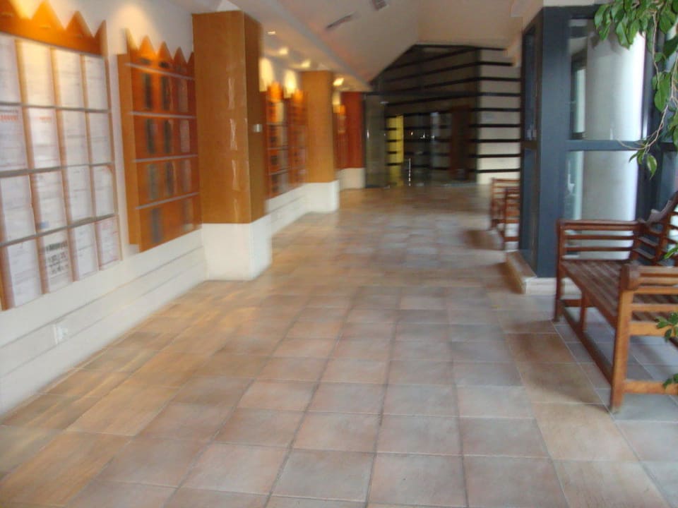 Weg vom oberen Restaurant zur Lobby Limak Limra Hotel & Resort