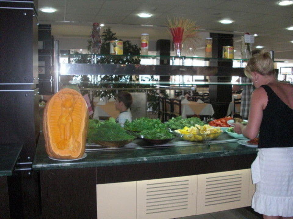 Verschiedene Salate Hotel Club Nena