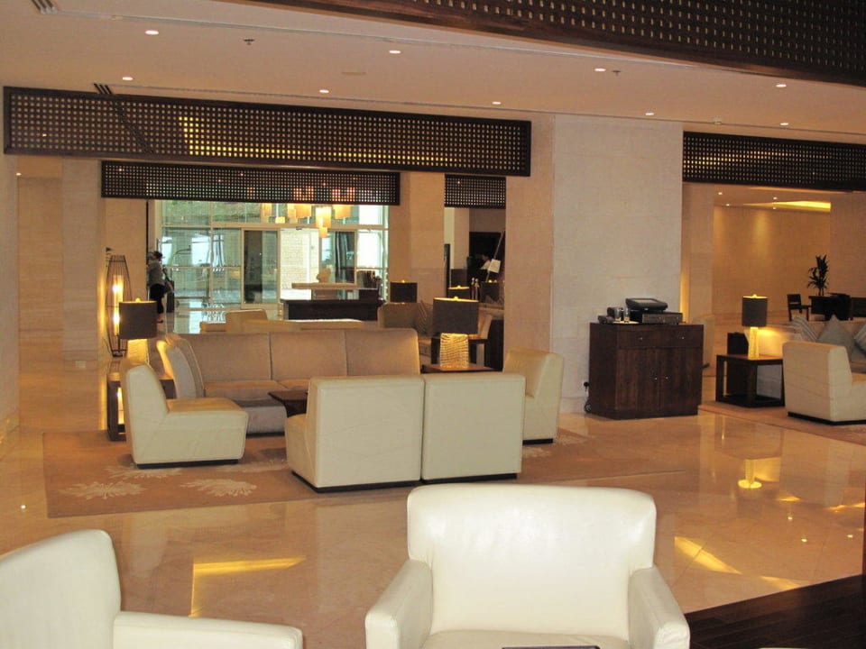 Schöne Lobby Radisson Blu Resort Fujairah