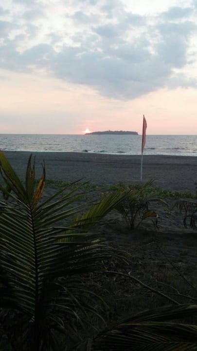 Sonnenuntergang Beach Resort Gustav's Place