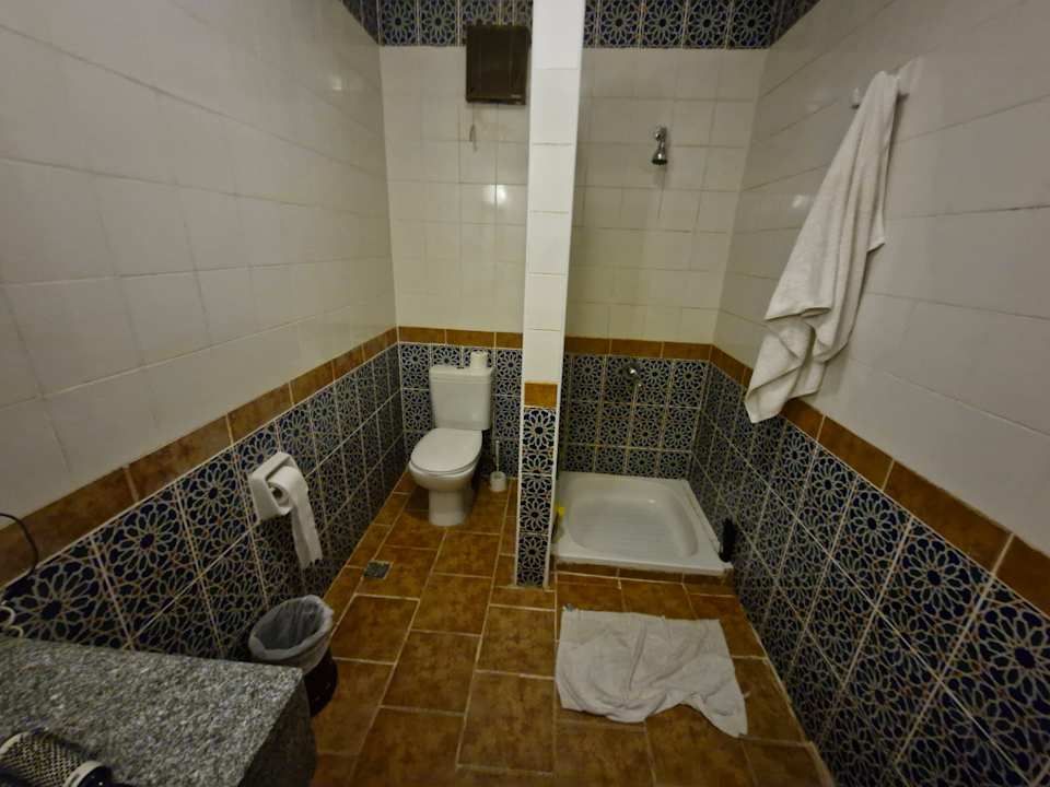 Zimmer Protels Crystal Beach Resort