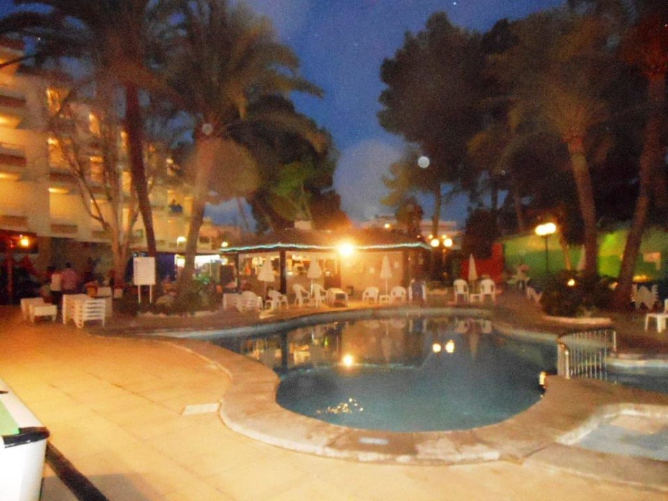 Pool am Abend HSM Lago Park