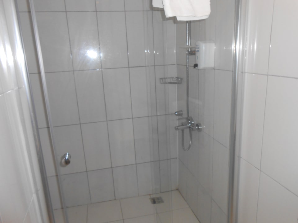 Riesendusche Badezimmer 1 Eltern Ramada Resort by Wyndham Side