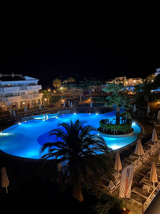 Pool blau punta reina