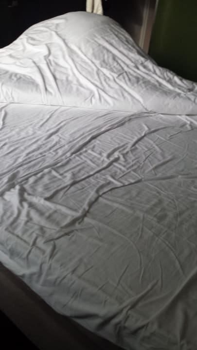 Frisch gemachtes bett Leonardo Hotel Amsterdam Rembrandtpark