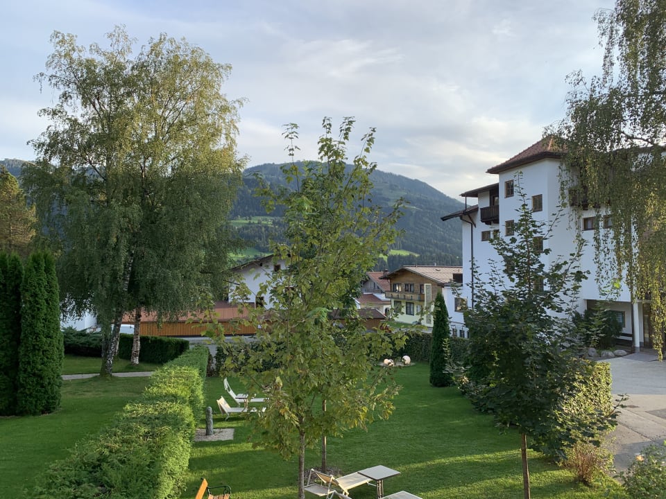Gartenanlage Garni Hotel - Das Alpin Kaiserzeit