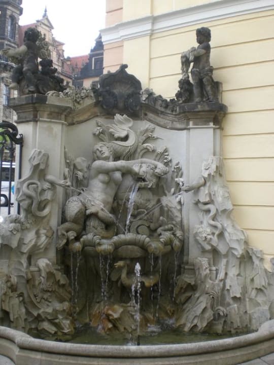 Brunnenanlage Hotel Taschenbergpalais Kempinski Dresden