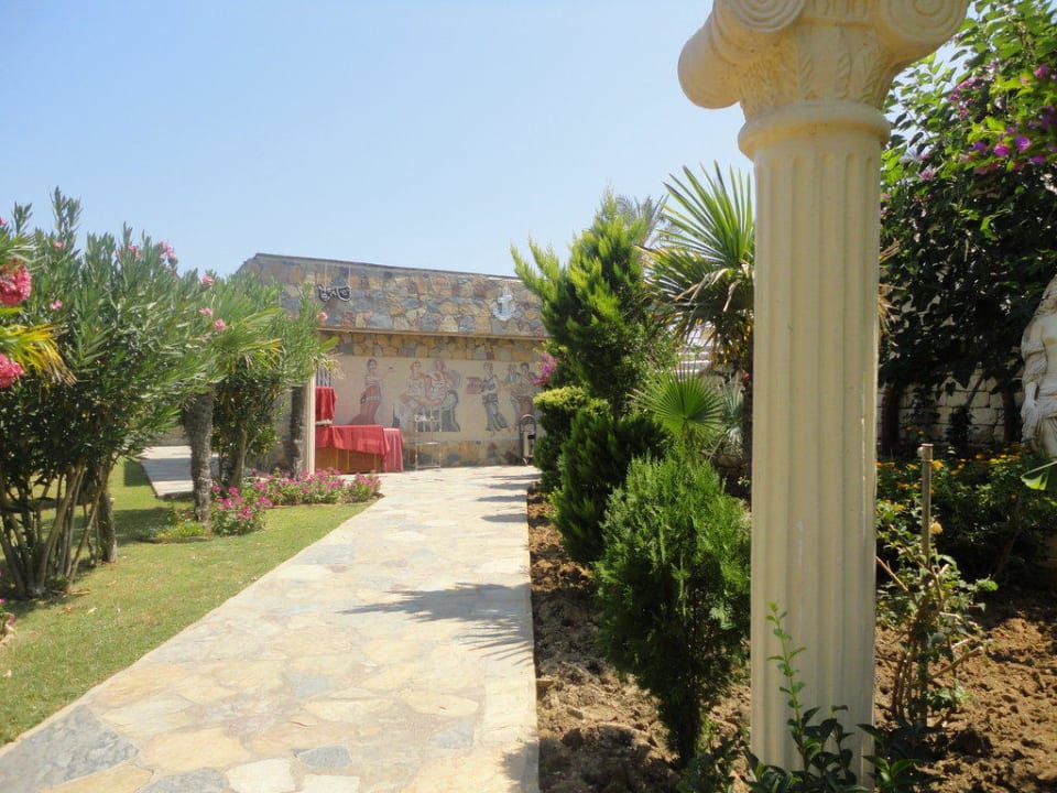 Амфитеатр Saphir Hotel & Villas