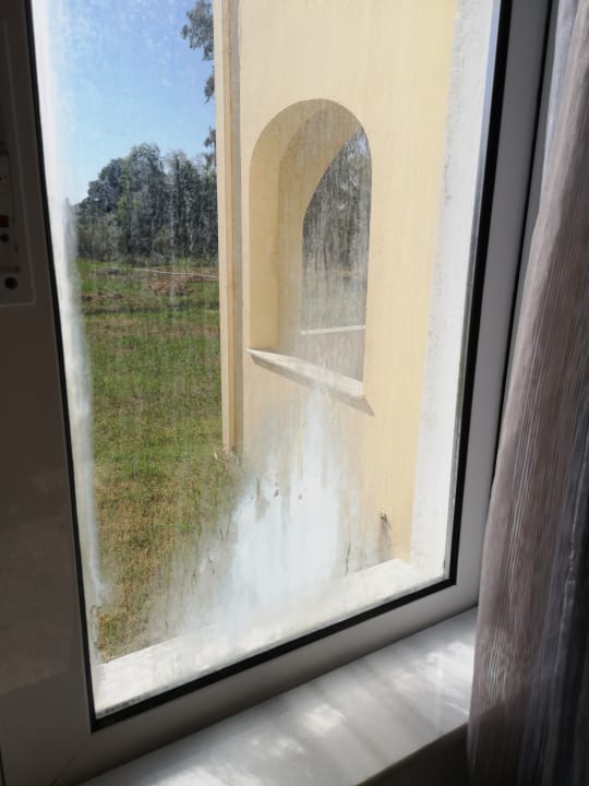 Zimmer Sandy Beach Resort