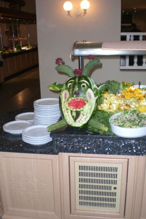 Tolle Dekoration Salat-Buffet Melonen-Männchen Calimera Yati Beach