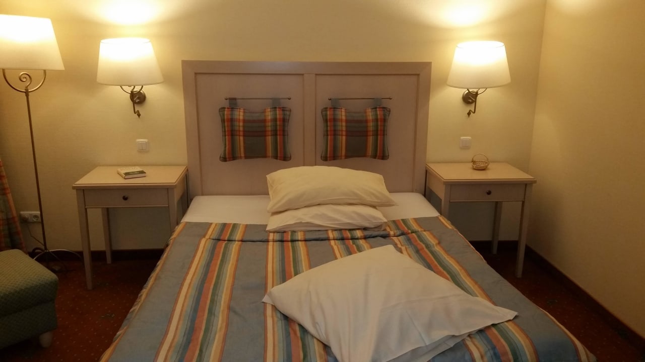 Großes Doppelbett Hotel Ampervilla