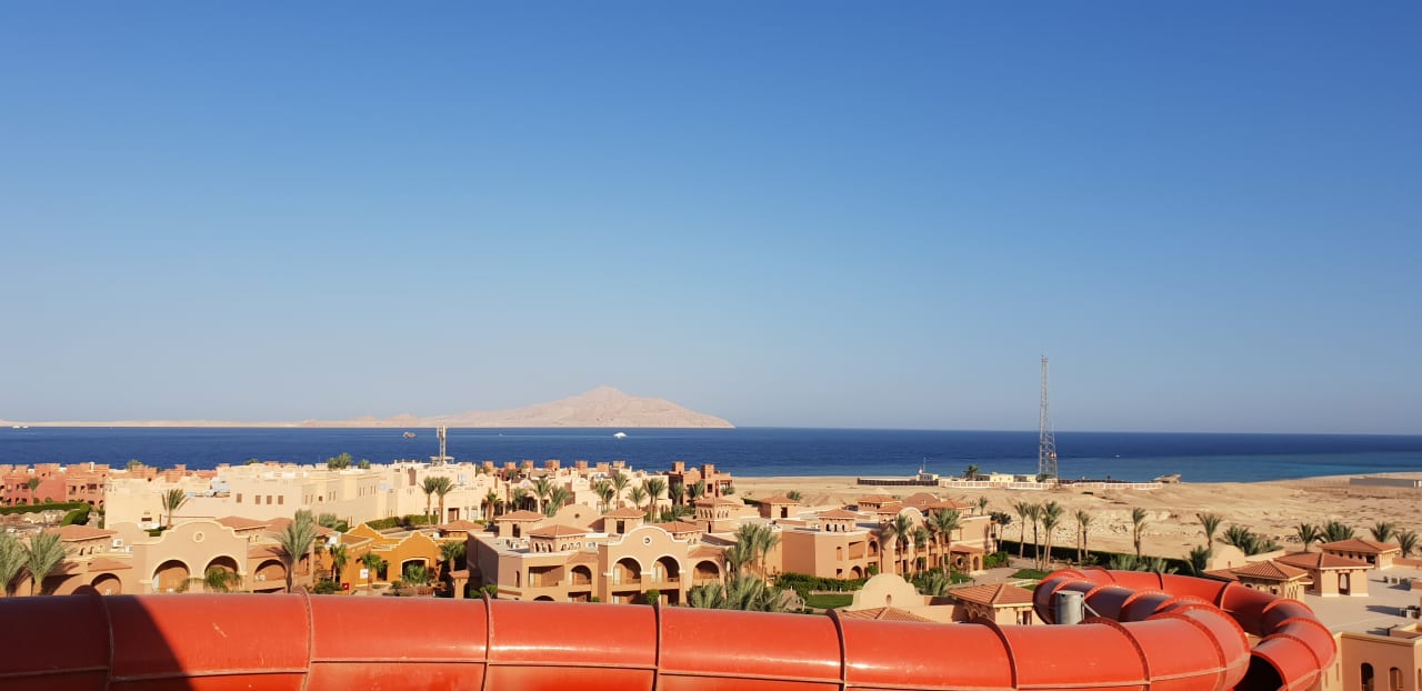 Außenansicht Charmillion Gardens Aquapark