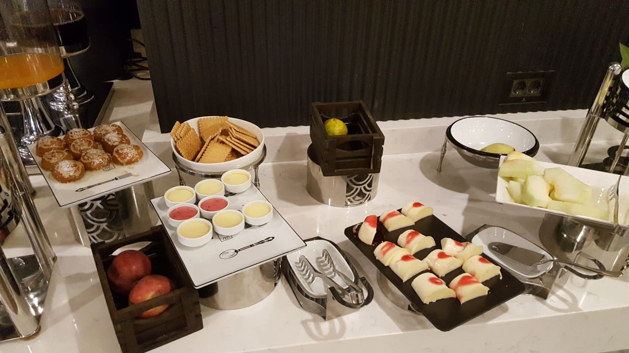 Frühstück... DoubleTree by Hilton Hotel Izmir Airport