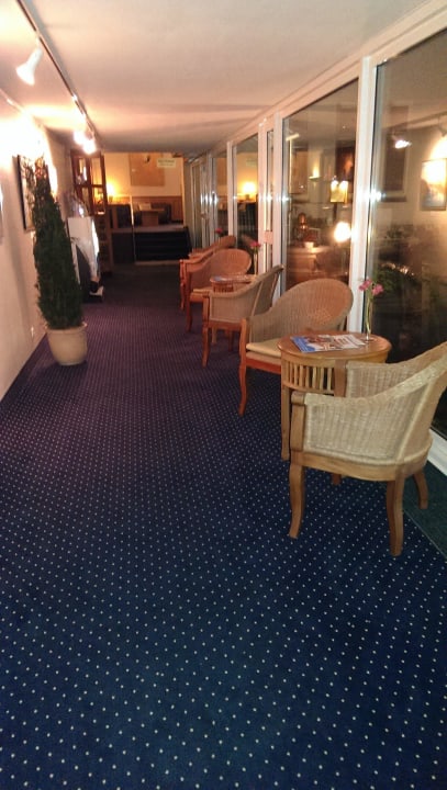 Gang vom Haus Georg zum Hauptflügel Relexa Hotel Bellevue Hamburg