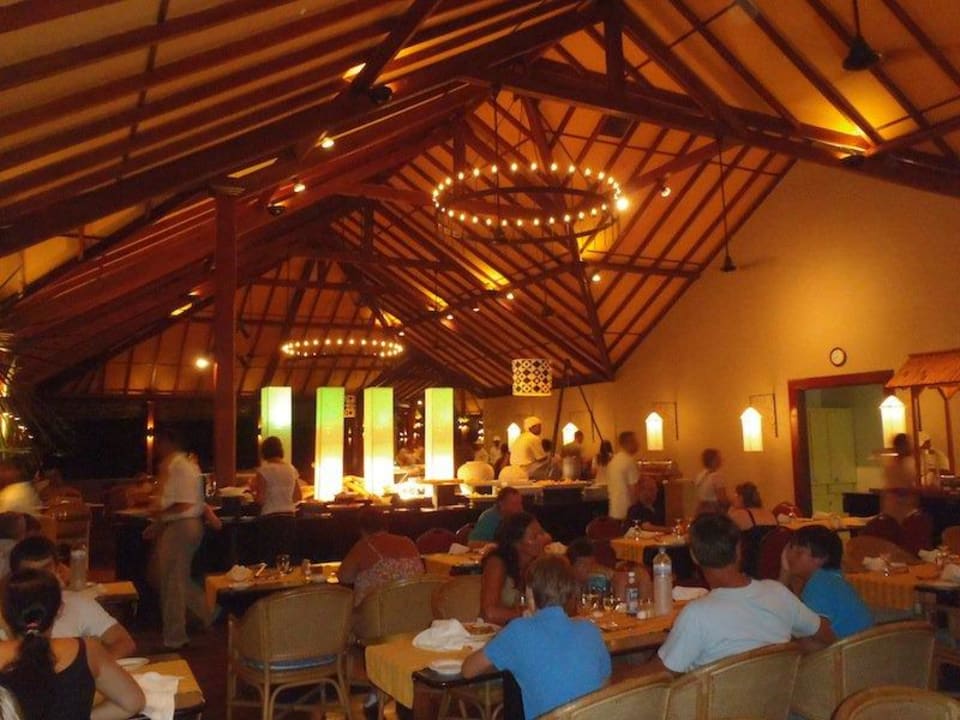 Haupt-Restaurant Adaaran Select Meedhupparu Island Resort - Premium All Inclusive