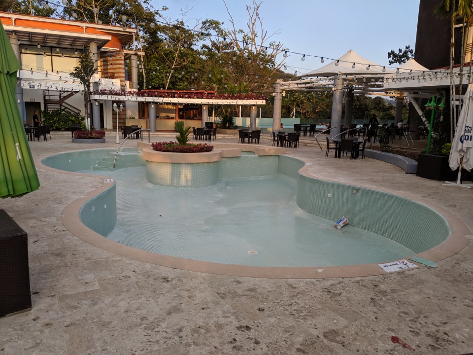 Pool Summit Rainforest & Golf Resort