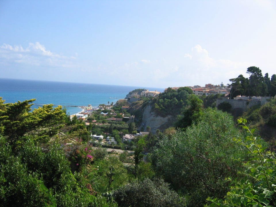 Blick auf Strand und Tropea Aldiana Club Rocca Nettuno Calabria