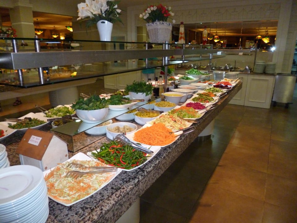 Buffet Can Garden Beach