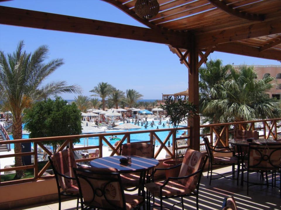 coq d'or restaurent Beach Albatros Resort