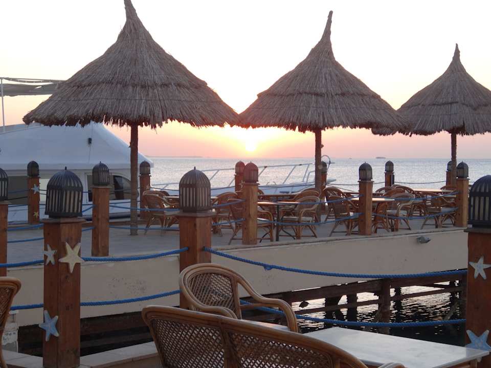 Wundervoller Sonnenaufgang Siva Grand Beach