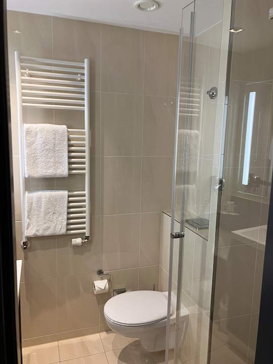 Zimmer IntercityHotel Berlin Hauptbahnhof