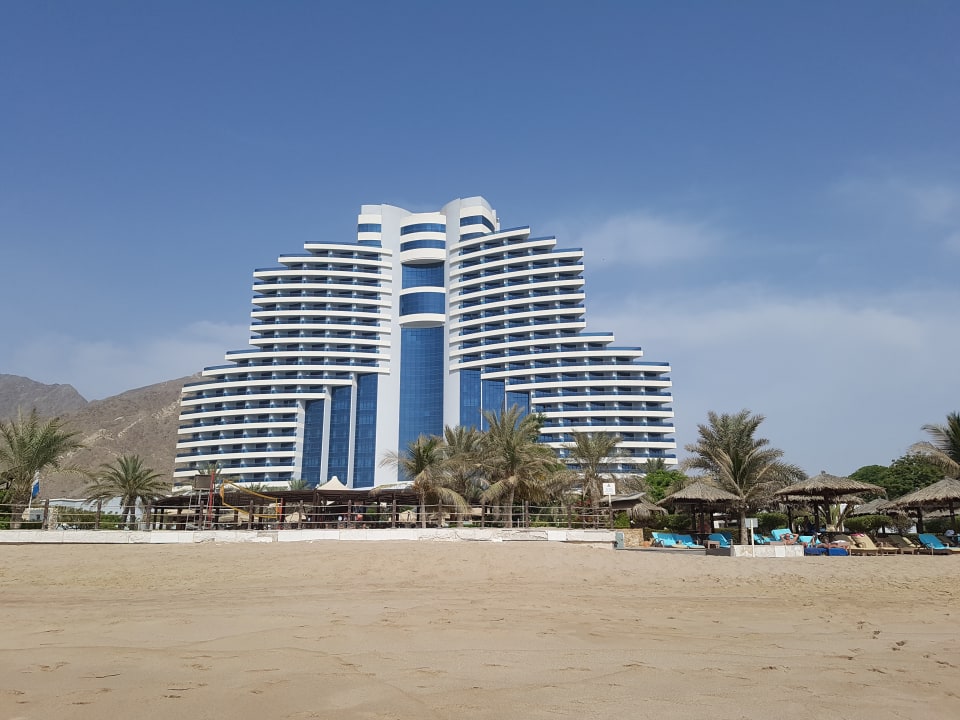Außenansicht Hotel Le Meridien Al Aqah Beach Resort