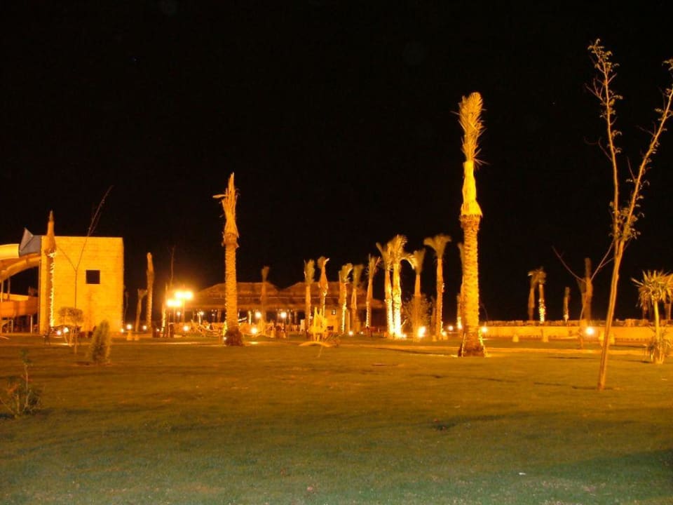 Gartenanlage mit Blick zur Beach-Bar/Disco Sentido Caribbean World Soma Bay