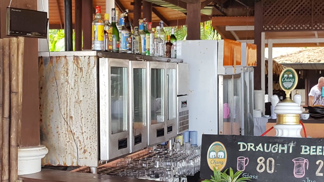 An dieser Bar besser nichts drinken Khaolak Laguna Resort