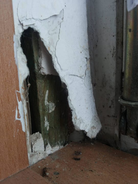 Fensterrahmen Elternzimmer Ferienanlage Reiterhof Pilger