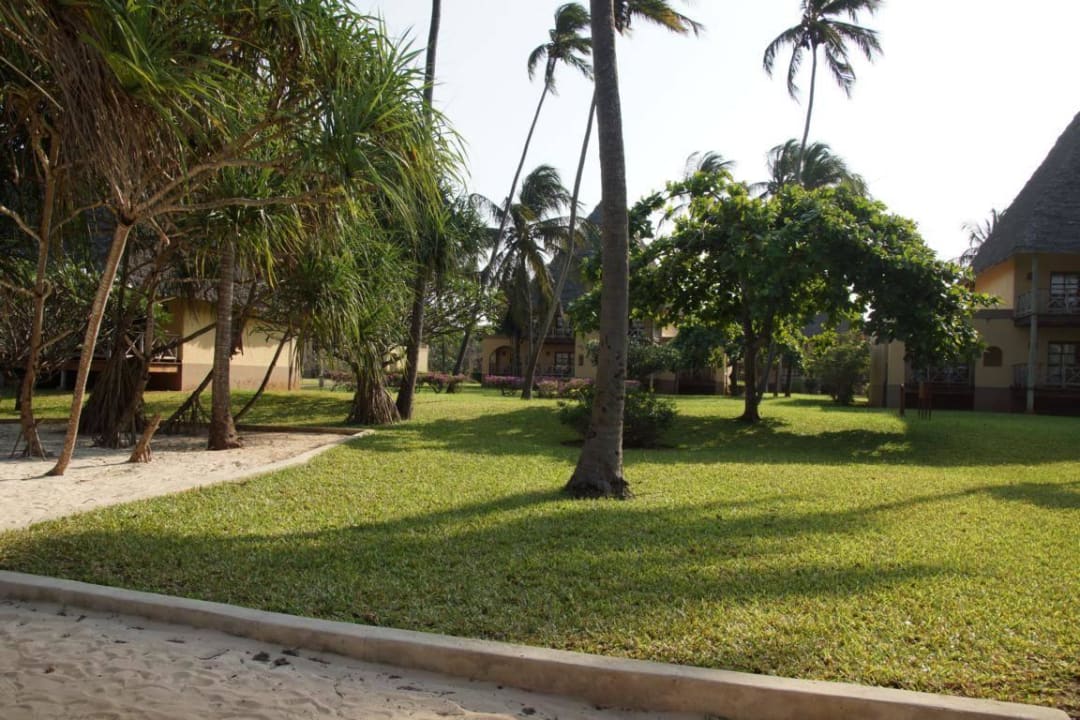 Parkähnlich Neptune Pwani Beach Resort & Spa